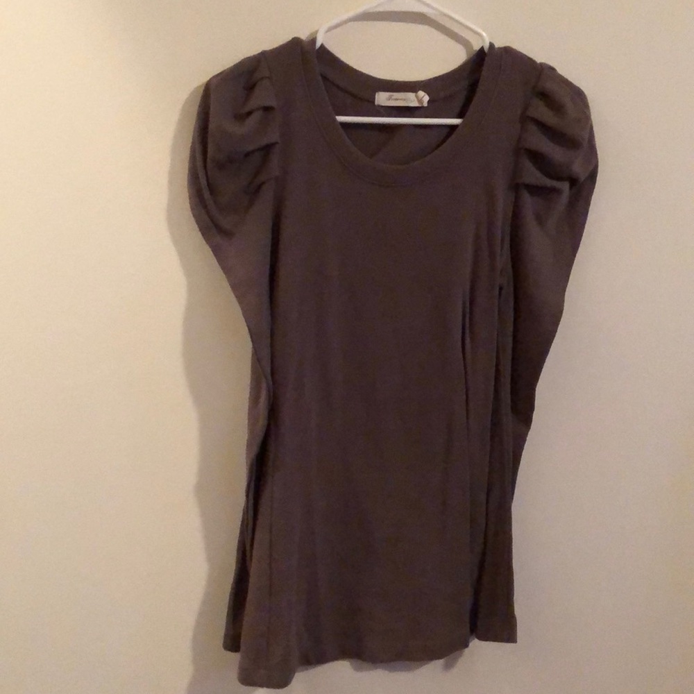 Puff-Shoulder Sweater/Top